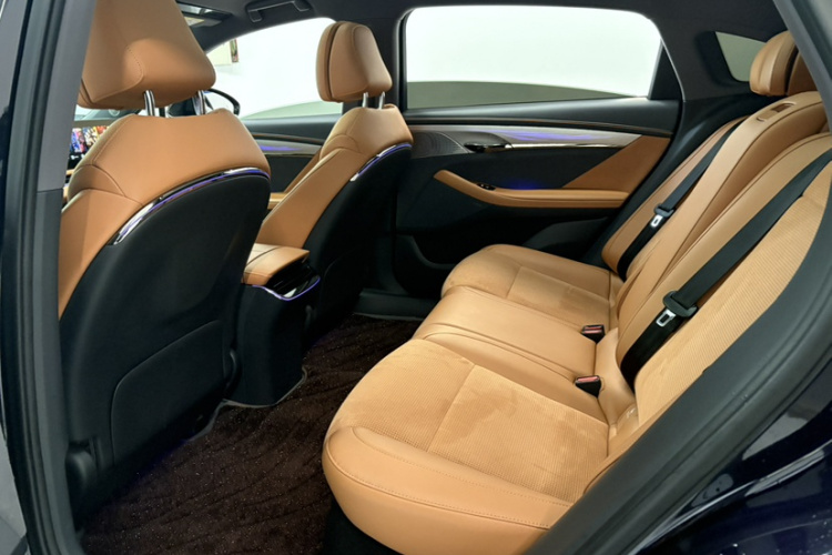 岚图汽车 岚图追光 2024款 PHEV 四驱超长续航旗舰版中控内饰7004