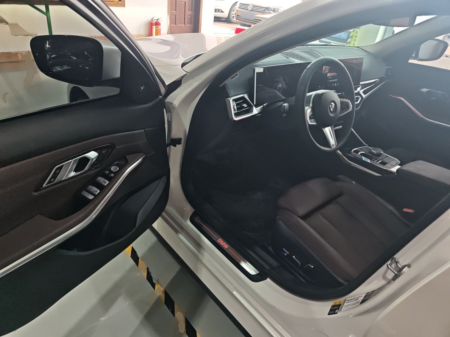 宝马i3 2024款 eDrive 35 L