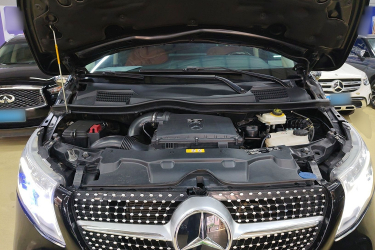 奔驰 威霆 2018款 2.0T 精英版 7座 国V局部细节24