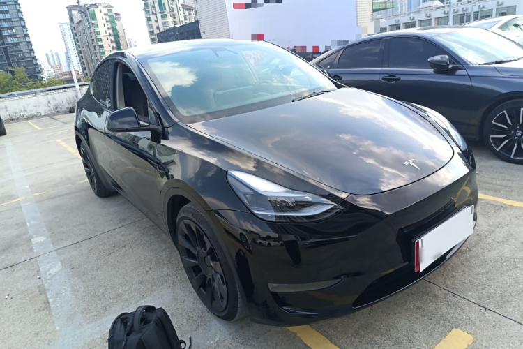 特斯拉 Model Y 2021款 长续航全轮驱动版 3D7车身外观3
