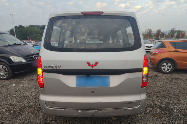 五菱汽车 五菱宏光V 2021款 1.5L劲取版LAR车身外观6