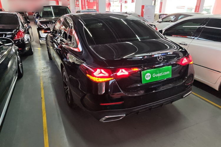 奔驰E级 2024款 改款 E 300 L 时尚运动型车身外观4