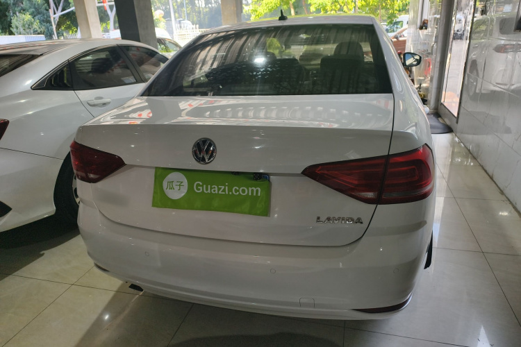 大众 朗逸 2017款 1.6L 自动风尚版车身外观6