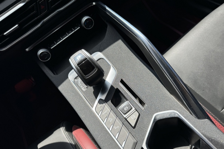 吉利汽车 缤越 2020款 PRO 260T DCT骑士局部细节18