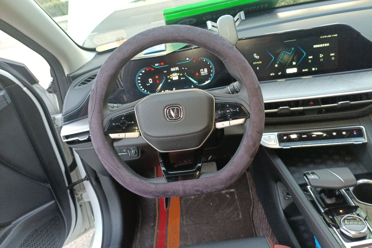 长安 逸动 2023款 畅享版 PLUS 蓝鲸NE 1.4T GDI DCT尊贵版中控内饰13