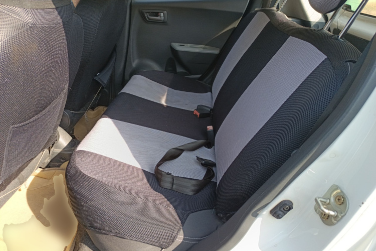 铃木 奥拓 2013款 1.0L 自动豪华型中控内饰21