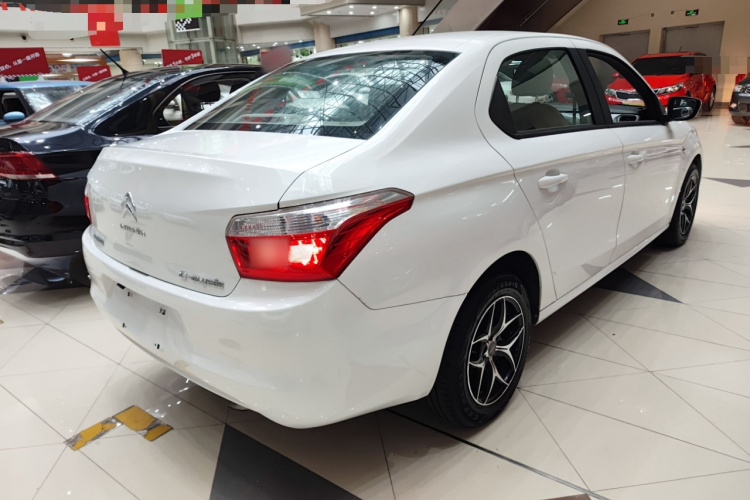 雪铁龙 爱丽舍 2015款 质尚版 1.6L 手动时尚型车身外观7