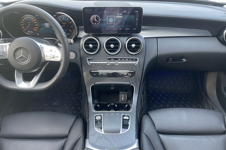 奔驰C级 2021款 C 260 L 运动版中控内饰7012
