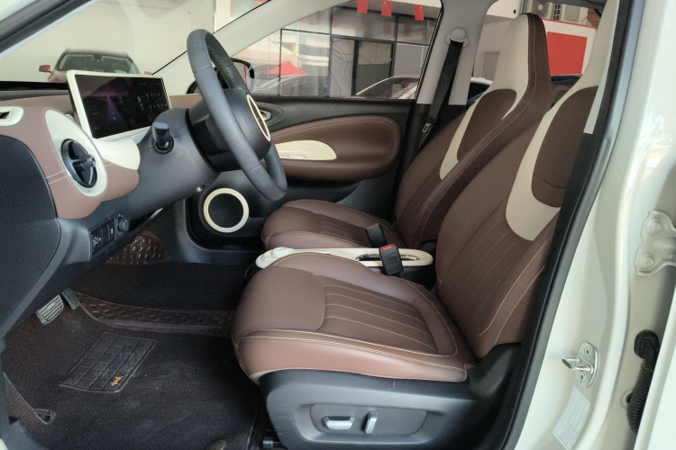 五菱汽车 五菱缤果 2023款 333km 灵犀互联款中控内饰19