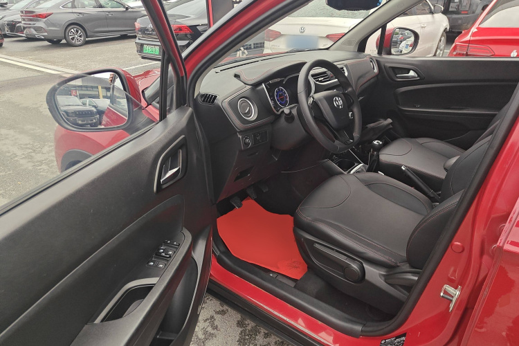 中华V3 2016款 1.5L 手动舒适型中控内饰7003