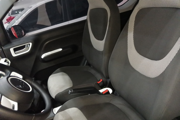 五菱汽车 宏光MINIEV 2024款 第三代 215km 进阶版中控内饰19