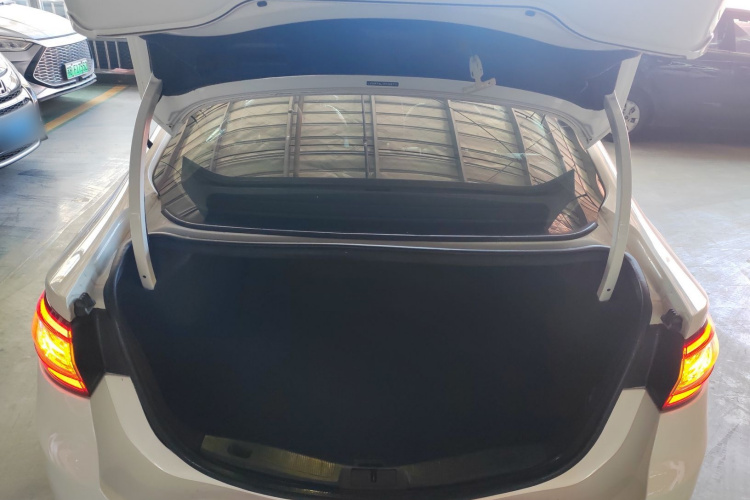 福特 蒙迪欧 2013款 1.5L GTDi180时尚型机舱底盘23