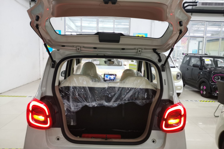 五菱汽车 宏光MINIEV 2025款 四门版 进阶款机舱底盘23