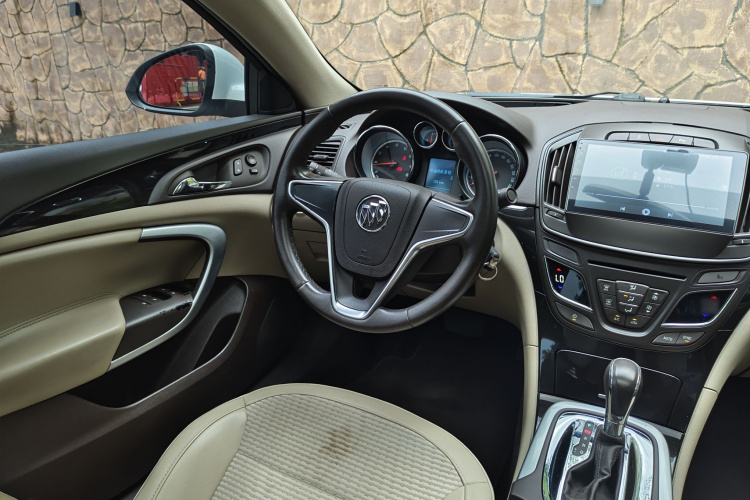 别克 君威 2015款 2.0L 领先时尚型中控内饰7007