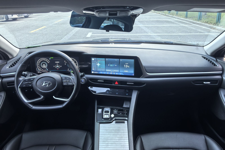 现代 索纳塔 2020款 270TGDi DCT GLS精英版中控内饰7005