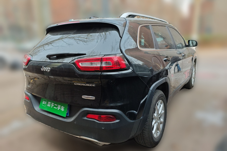 Jeep 自由光 2016款 2.4L 专业智能版车身外观7