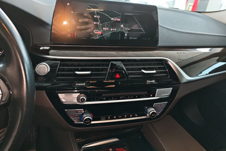 宝马5系 2019款 改款 525Li 豪华套装局部细节16