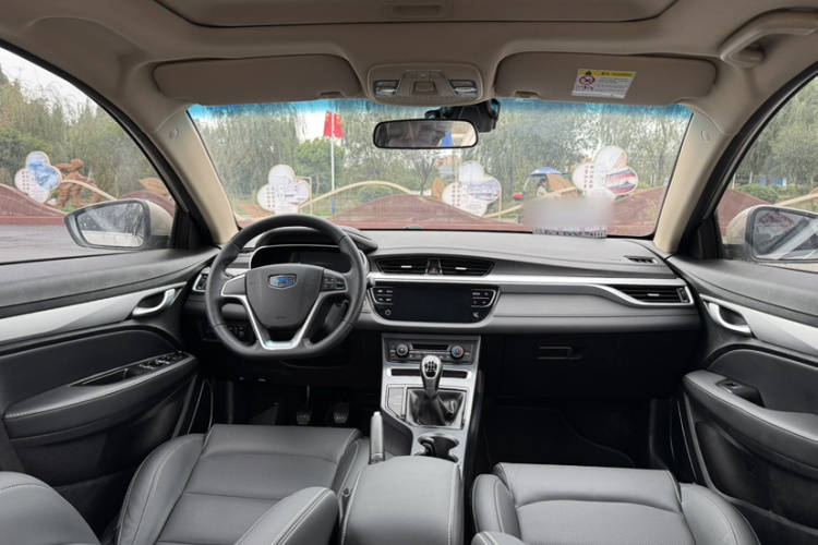 吉利汽车 帝豪 2018款 1.5L 手动向上互联版中控内饰7001