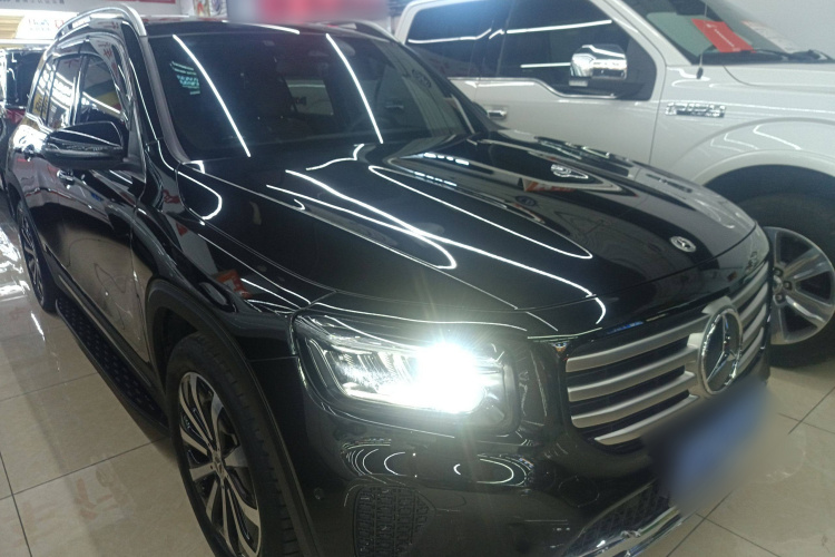 奔驰GLB 2024款 GLB 220 时尚型车身外观6002