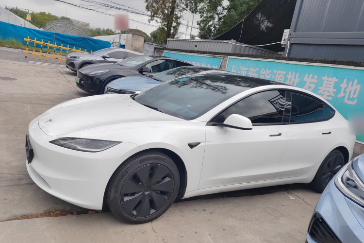 特斯拉 Model 3 2023款 后轮驱动版车身外观6003