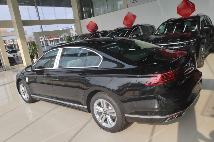 大众 迈腾 2025款 众享款 280TSI DSG舒适型车身外观6005