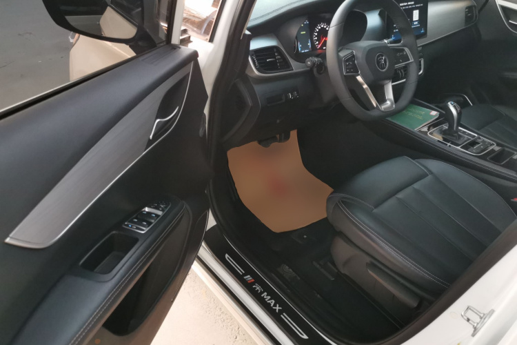 比亚迪 宋MAX 2021款 升级版 1.5T 自动豪华型 7座中控内饰19