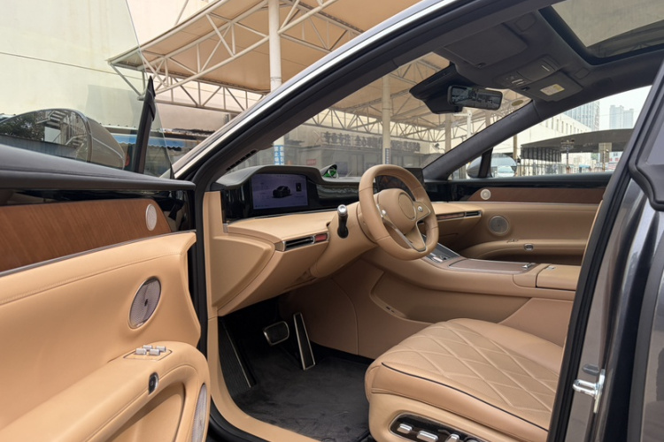 鸿蒙智行 享界S9 2024款 纯电 Ultra 四驱旗舰版中控内饰7001