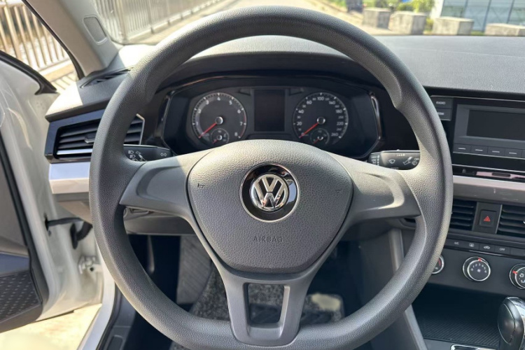 大众 宝来 2020款 1.5L 自动时尚型中控内饰7001