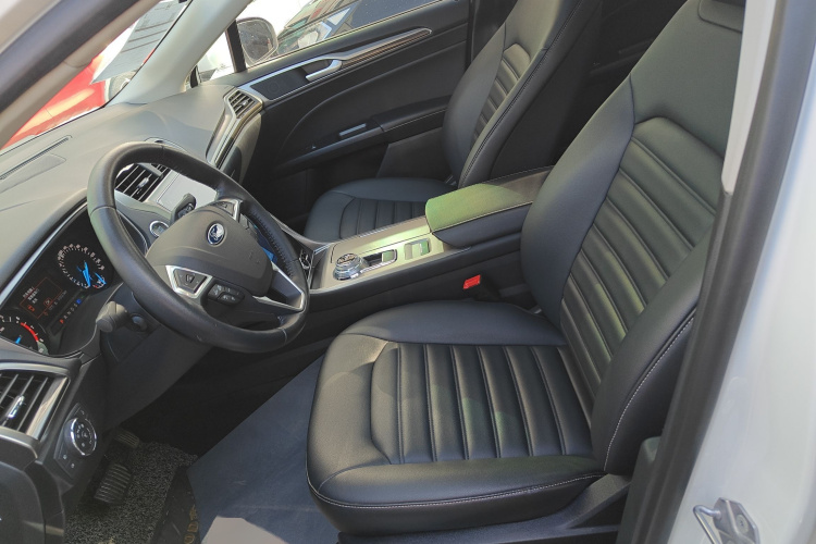 福特 蒙迪欧 2020款 EcoBoost 180 时尚型局部细节19