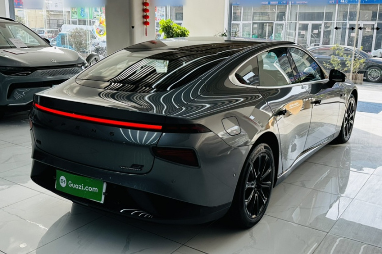 小鹏P7 2020款 562E性能版车身外观6005