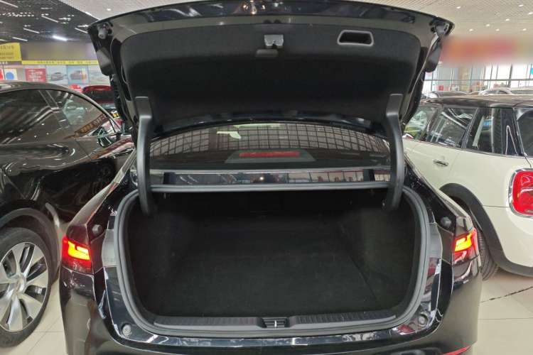 小鹏P5 2024款 500Pro版机舱底盘23