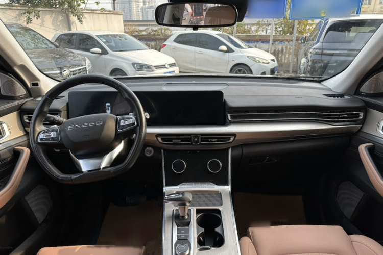 星途揽月 2022款 探享版 400T 四驱星享 5座中控内饰7001