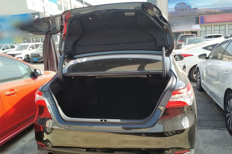 丰田 凯美瑞 2021款 双擎 2.5HG 豪华版机舱底盘23