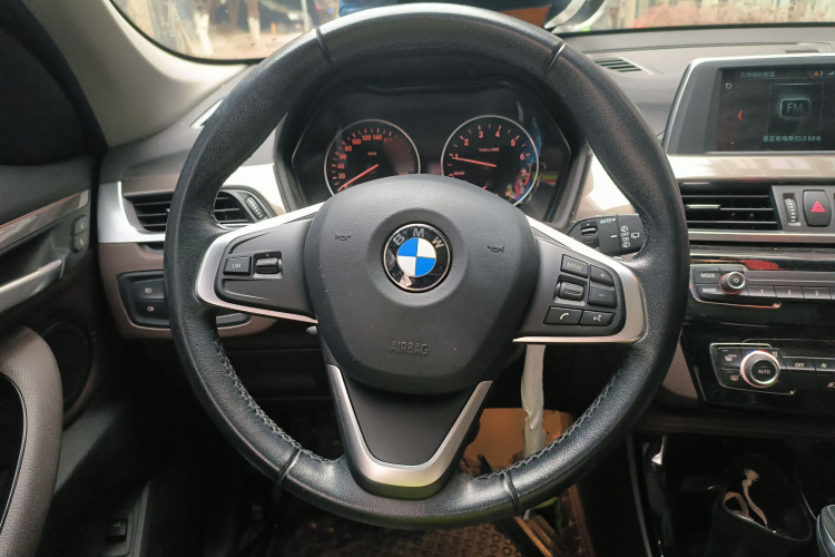 宝马X1 2018款 sDrive18Li 尊享型中控内饰13