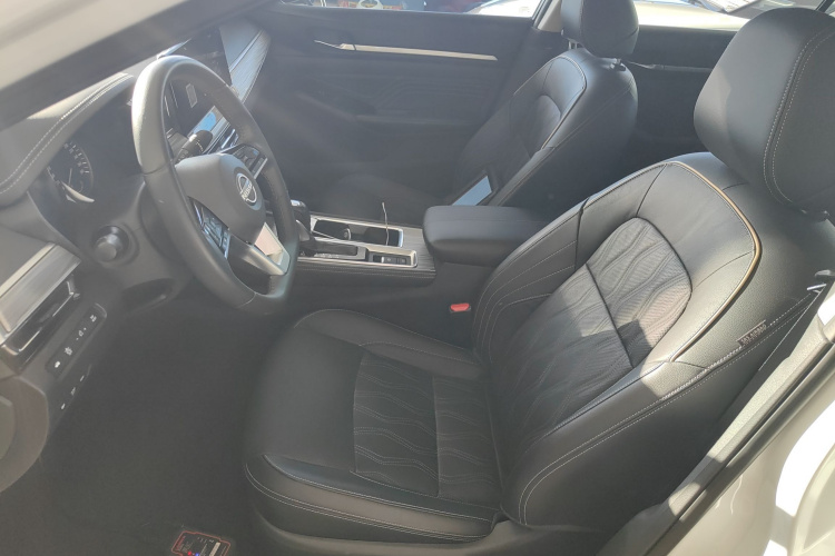 日产 天籁 2022款 2.0T XL 进享版中控内饰19