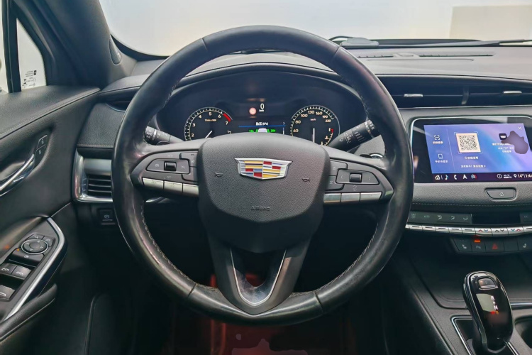 凯迪拉克XT4 2020款 改款 28T 两驱领先型中控内饰13