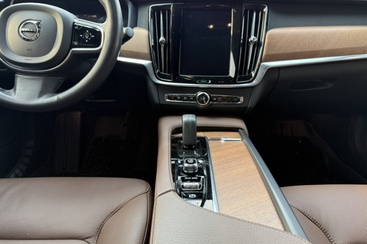 沃尔沃S90 2021款 B5 智逸豪华版中控内饰7002