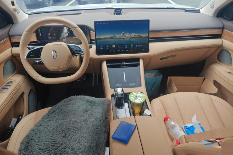 鸿蒙智行 问界M7 2024款 1.5T 智驾后驱Pro版 5座中控内饰12