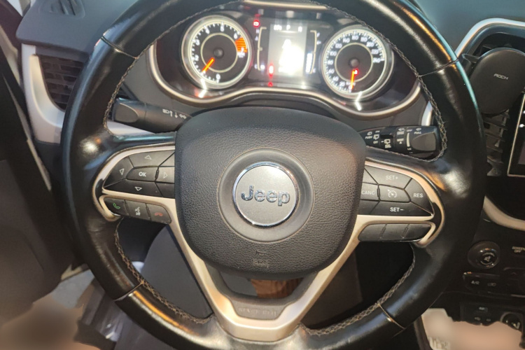 Jeep 自由光 2016款 2.4L 领先版局部细节13