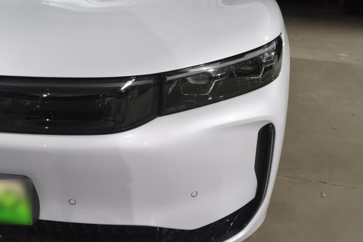 岚图汽车 岚图FREE 2025款 FREE+ 后驱乾崑版局部细节36