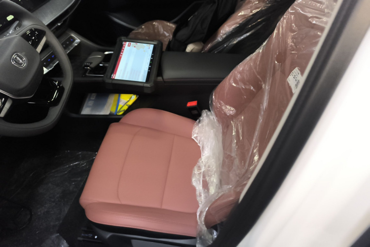 长安 逸动 2025款 PLUS 1.4T 双离合高能版局部细节19