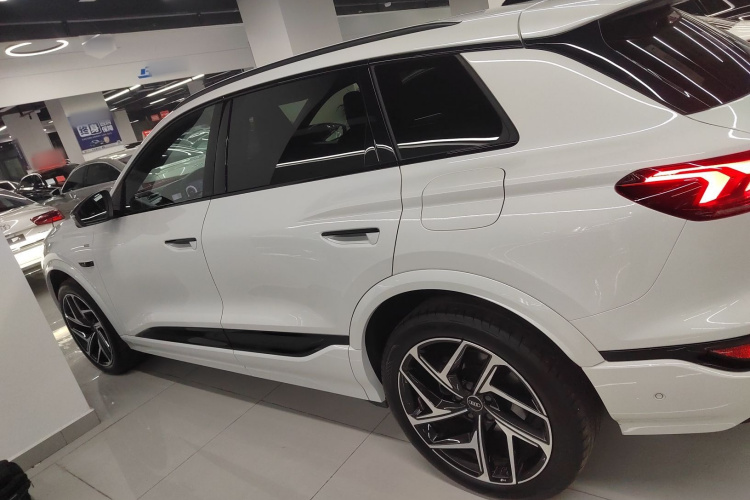 奥迪Q6L e-tron 2026款 首发领航版车身外观4