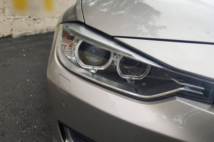 宝马3系 2015款 320i 超悦版时尚型车身外观6006