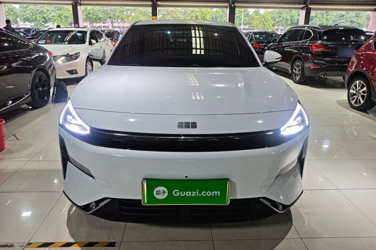 吉利银河 银河L6 2025款 EM-i 60km 启航版车身外观2