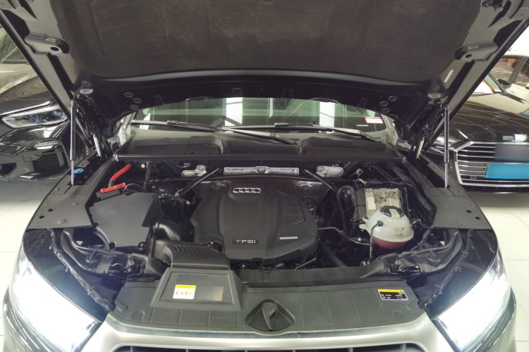 奥迪Q5L 2020款 45 TFSI 尊享运动型机舱底盘24
