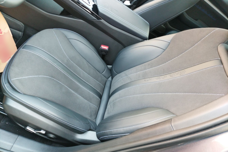 吉利汽车 星瑞 2025款 东方曜 2.0TD 望月版局部细节19