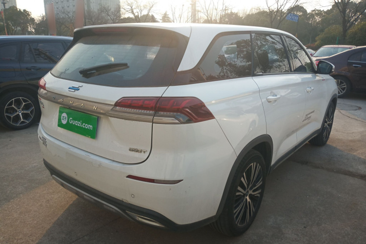 长安欧尚X7 2020款 1.5T 自动豪华型车身外观7