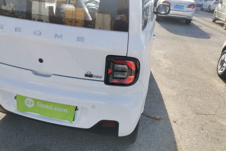 吉利银河 2024款 熊猫mini 200km 耐力熊车身外观9