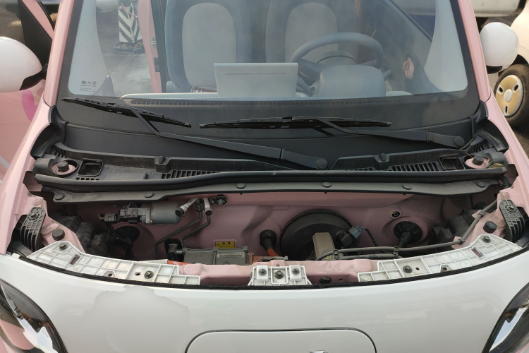 奔腾小马 2025款 222km 灵动马机舱底盘24