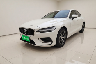 沃尔沃S60 2023款 B4 智逸豪华版